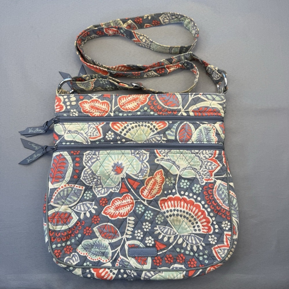 Vera Bradley Crossbody‎ in "Nomadic Floral" Retired 2016 Pattern